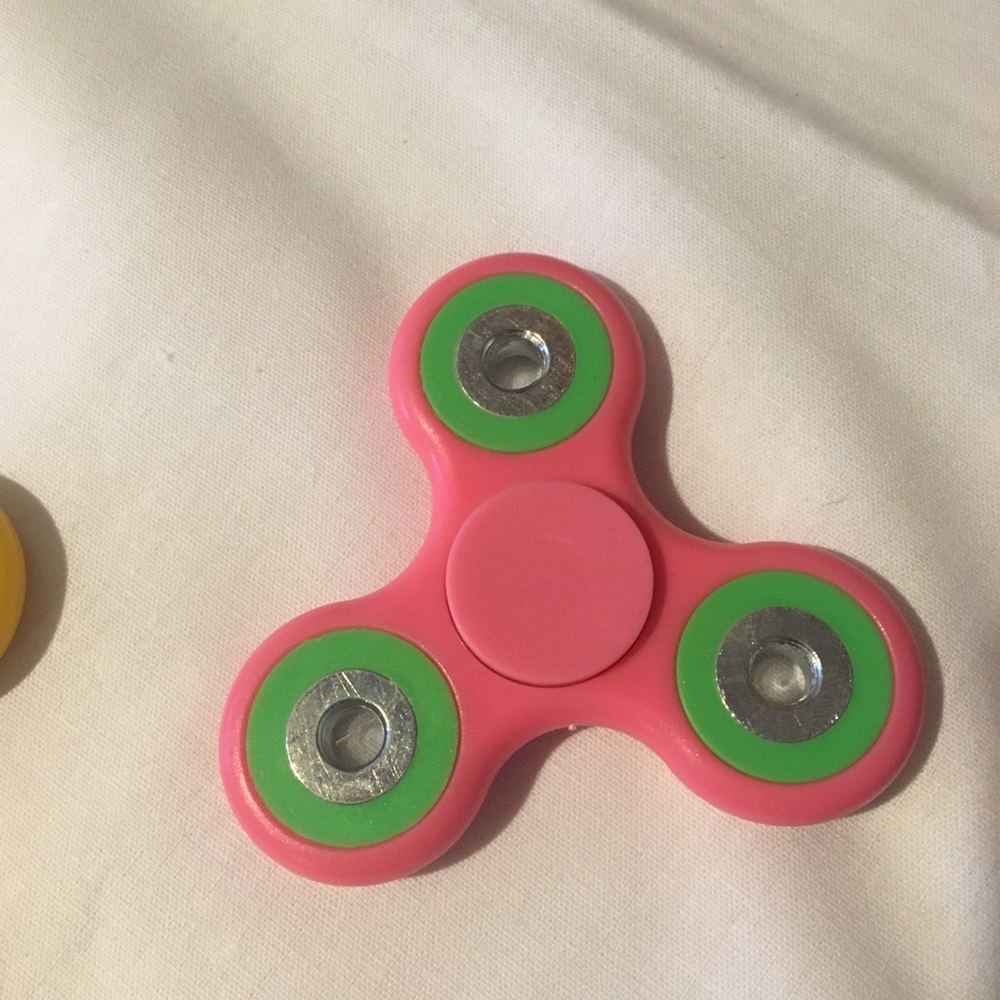 Hand spinners